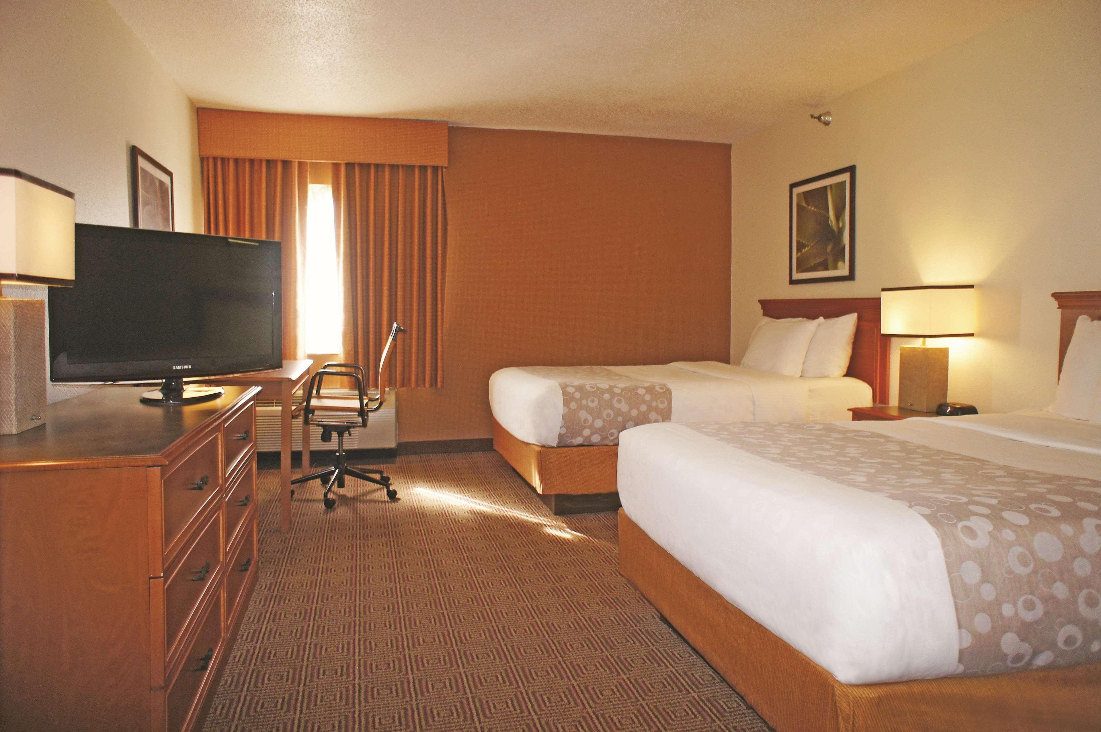 La Quinta Inn By Wyndham Kansas City North North Kansas City Extérieur photo