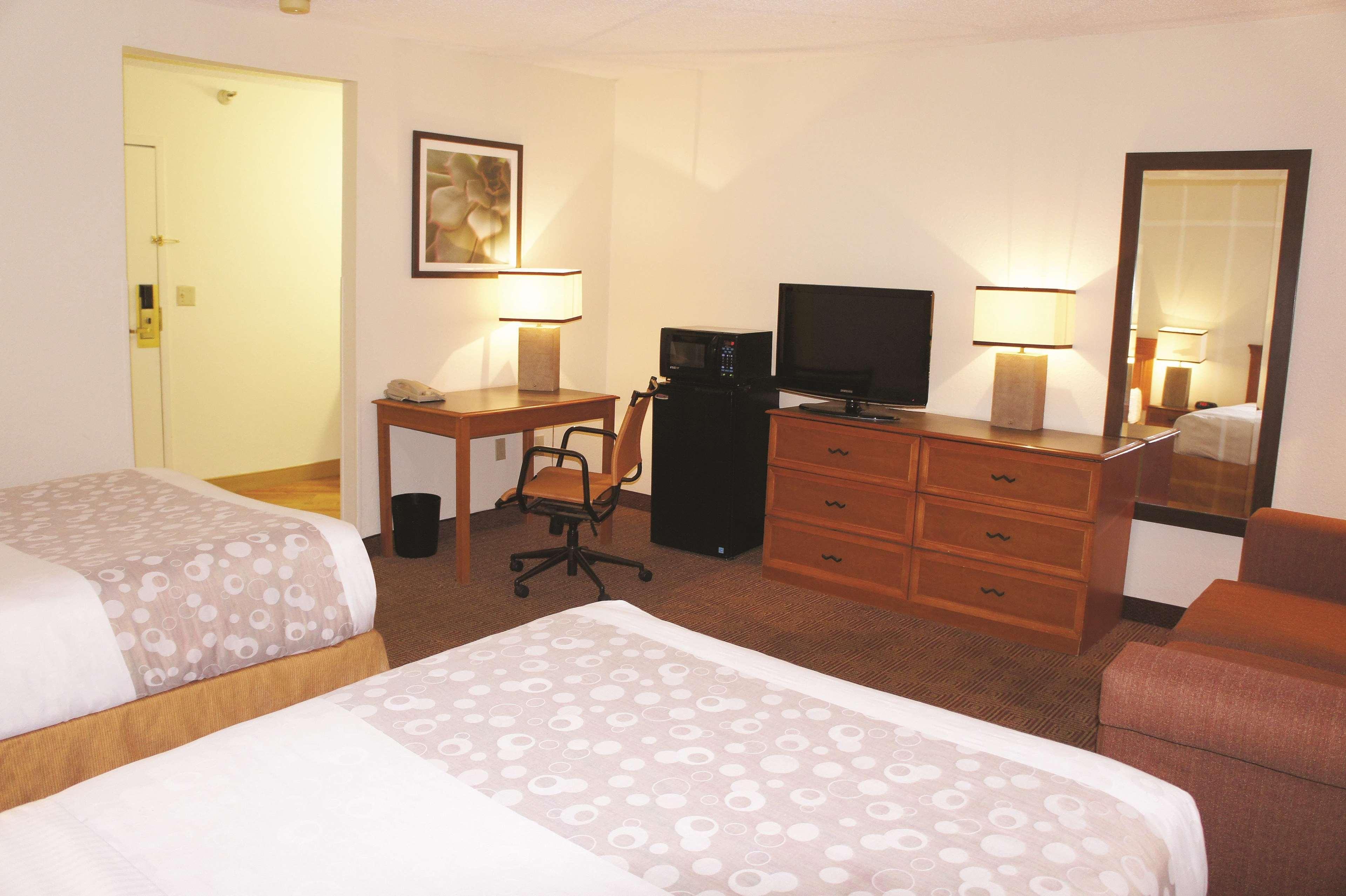 La Quinta Inn By Wyndham Kansas City North North Kansas City Extérieur photo