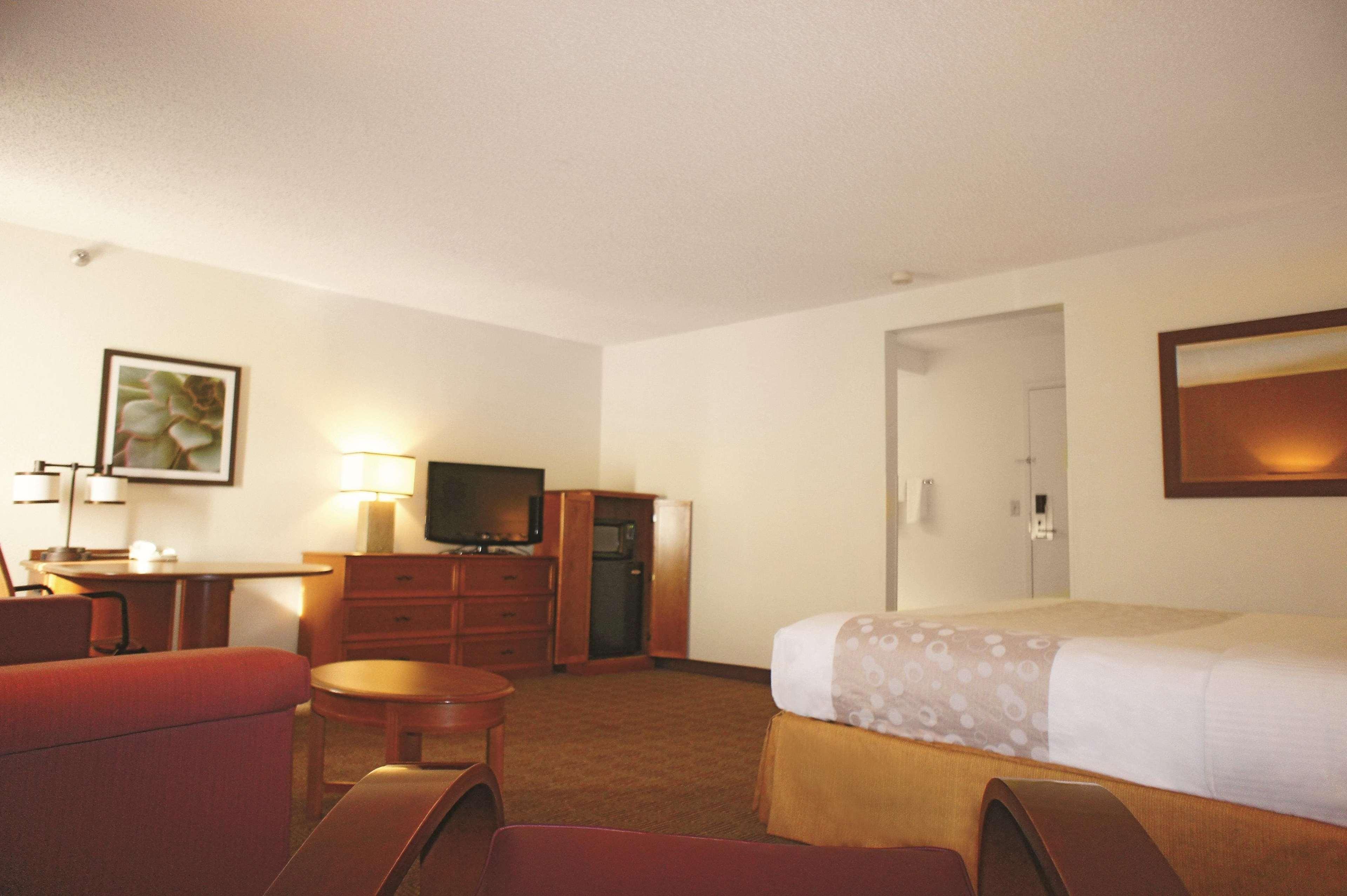 La Quinta Inn By Wyndham Kansas City North North Kansas City Extérieur photo