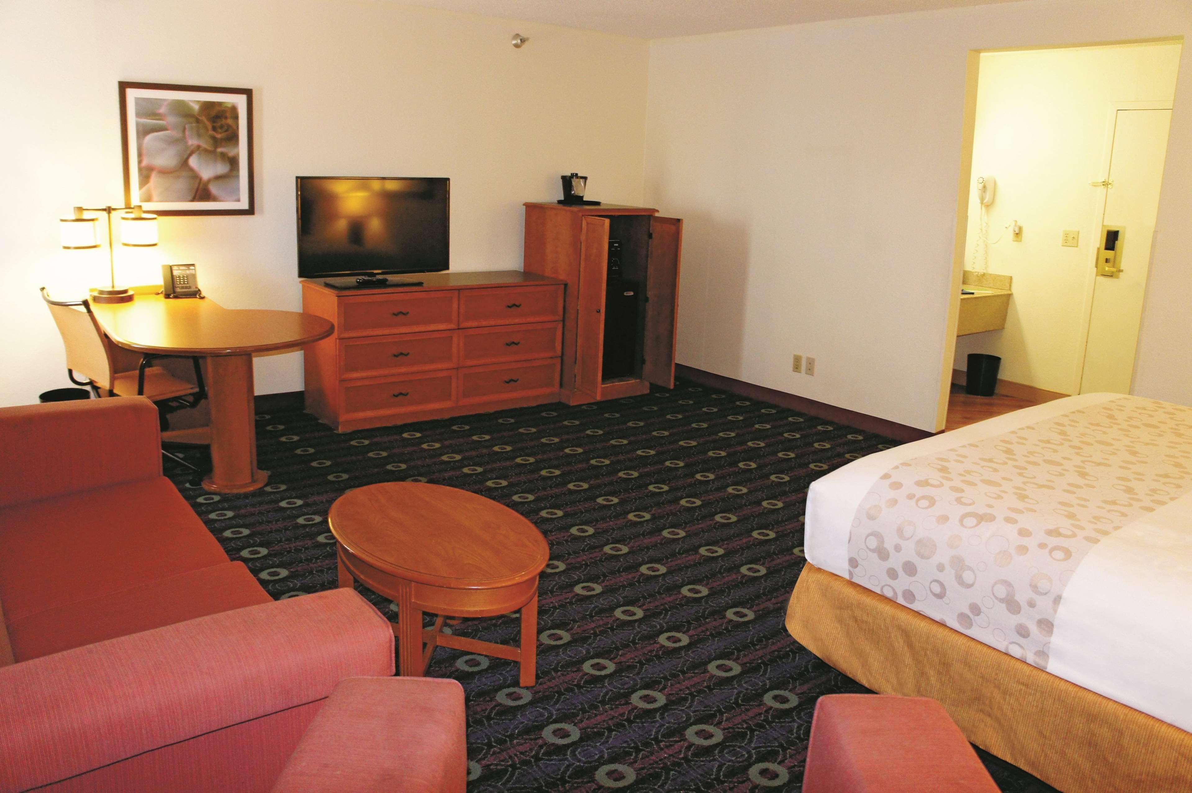 La Quinta Inn By Wyndham Kansas City North North Kansas City Extérieur photo