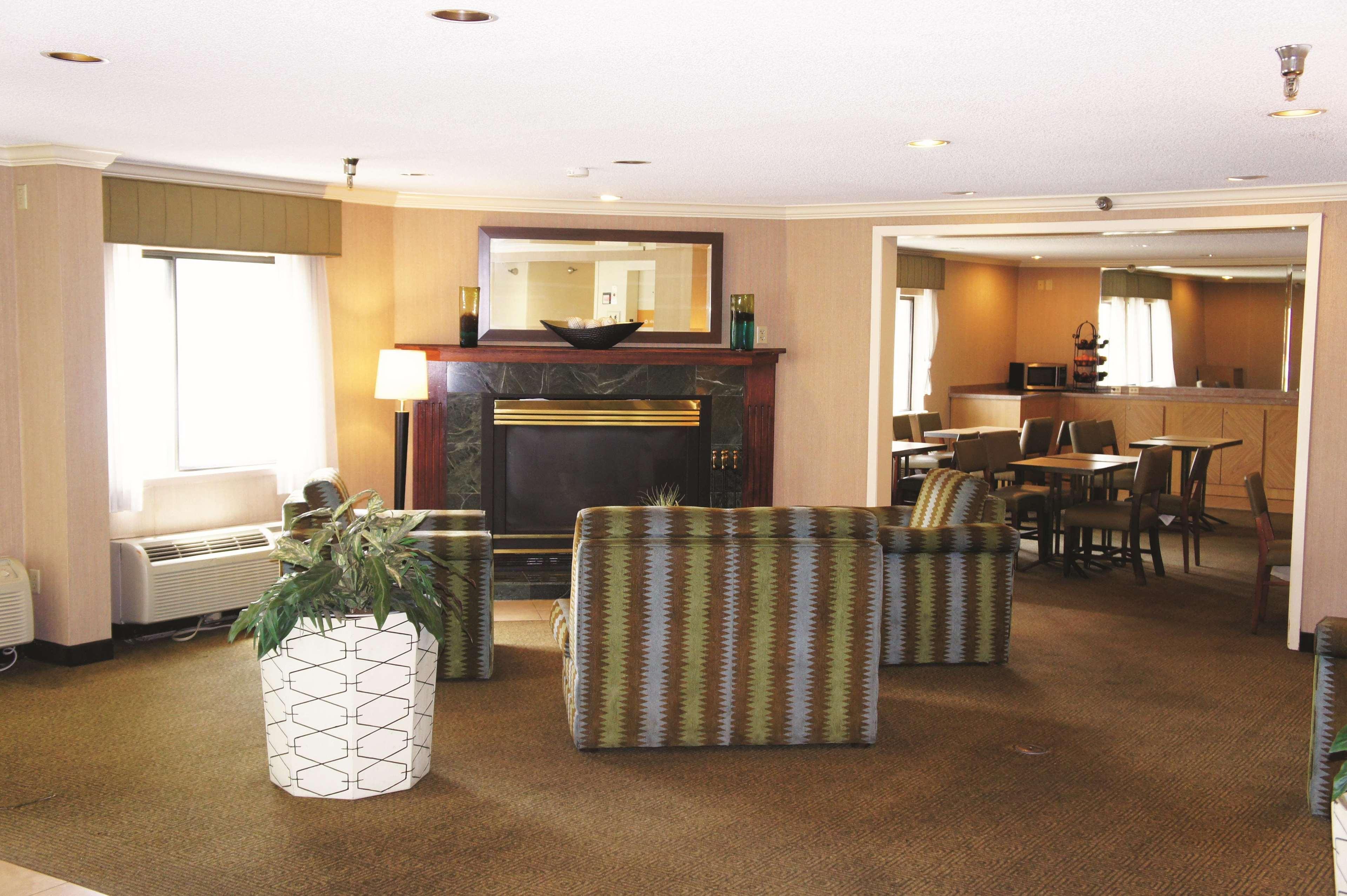La Quinta Inn By Wyndham Kansas City North North Kansas City Extérieur photo
