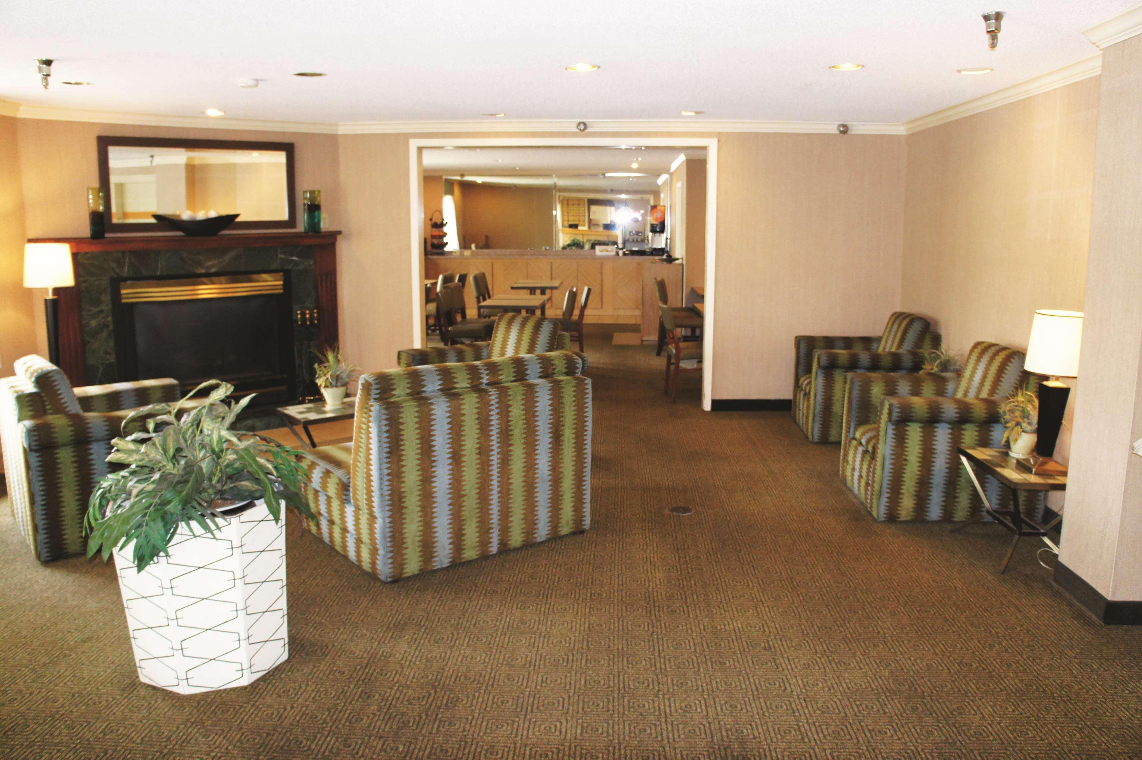 La Quinta Inn By Wyndham Kansas City North North Kansas City Extérieur photo